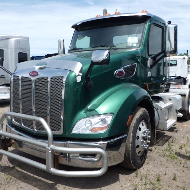 2019 PETERBILT 579