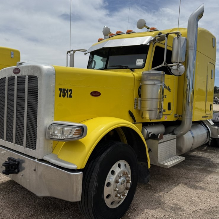 2014 PETERBILT 389