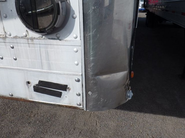 2009-utility-3000r-image-3