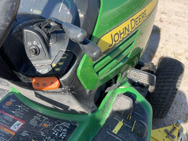 john-deere-x724-image-10