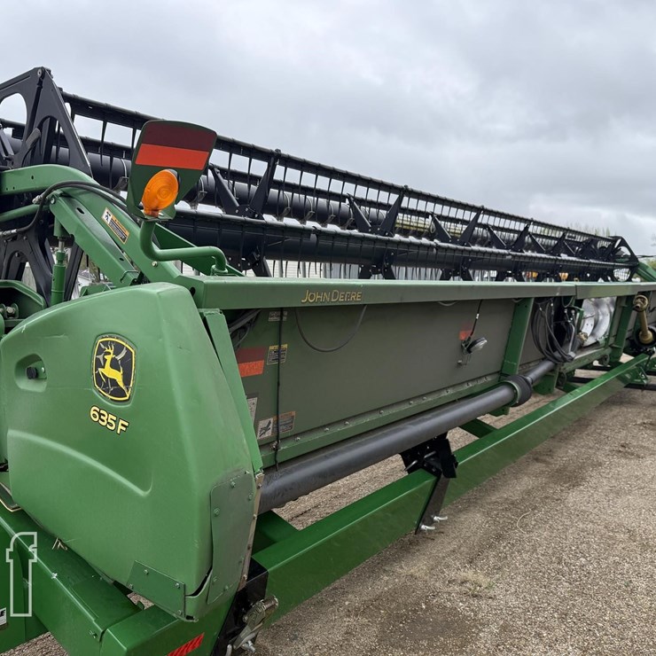 JOHN DEERE 635F