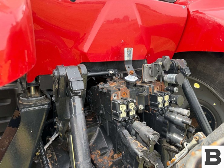 2015-case-ih-magnum-180-image-38