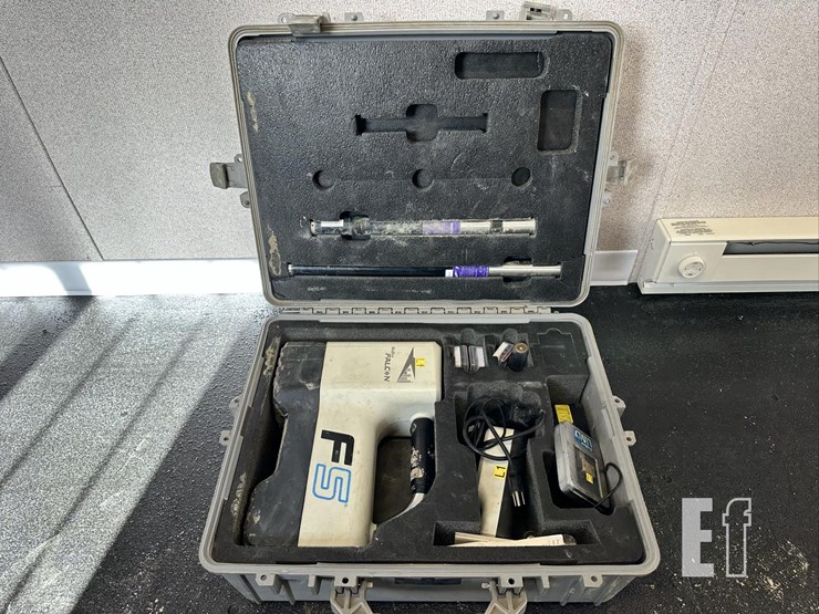 digitrak-falcon-f5-locator-(receiver)-image-1