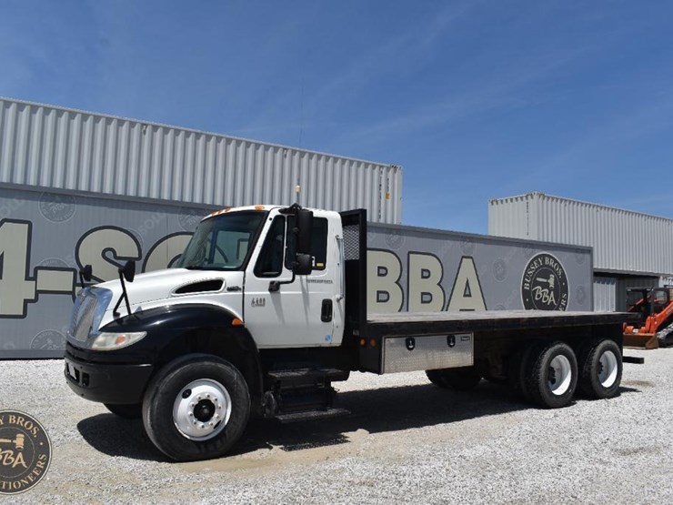 2007-international-durastar-4400-image-3
