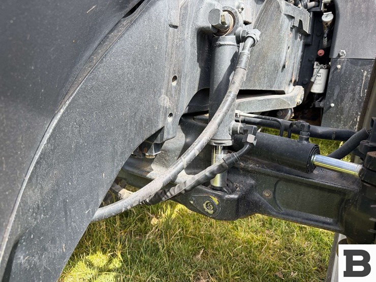 2014-case-ih-magnum-260-cvt-image-17