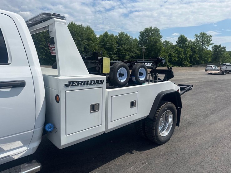 2026-dodge-ram-5500-image-16
