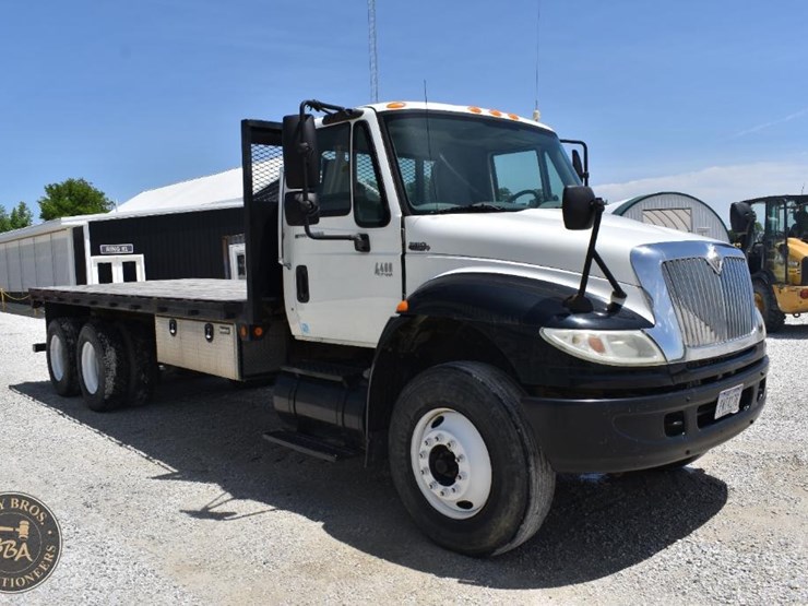 2007-international-durastar-4400-image-13