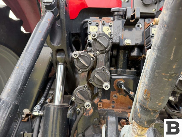 2015-case-ih-magnum-180-image-43