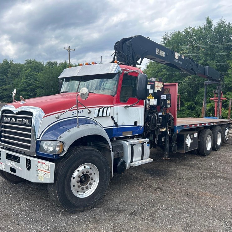 2016 MACK GRANITE GU713