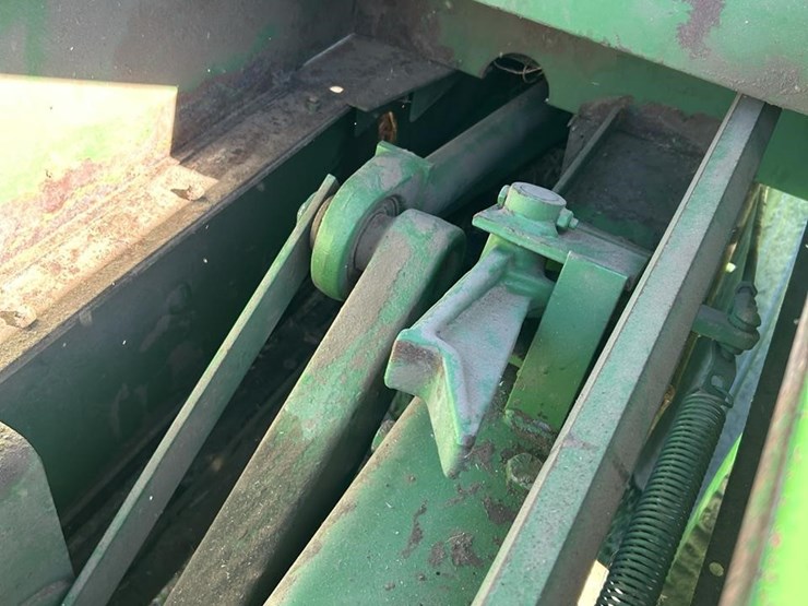john-deere-336-image-17