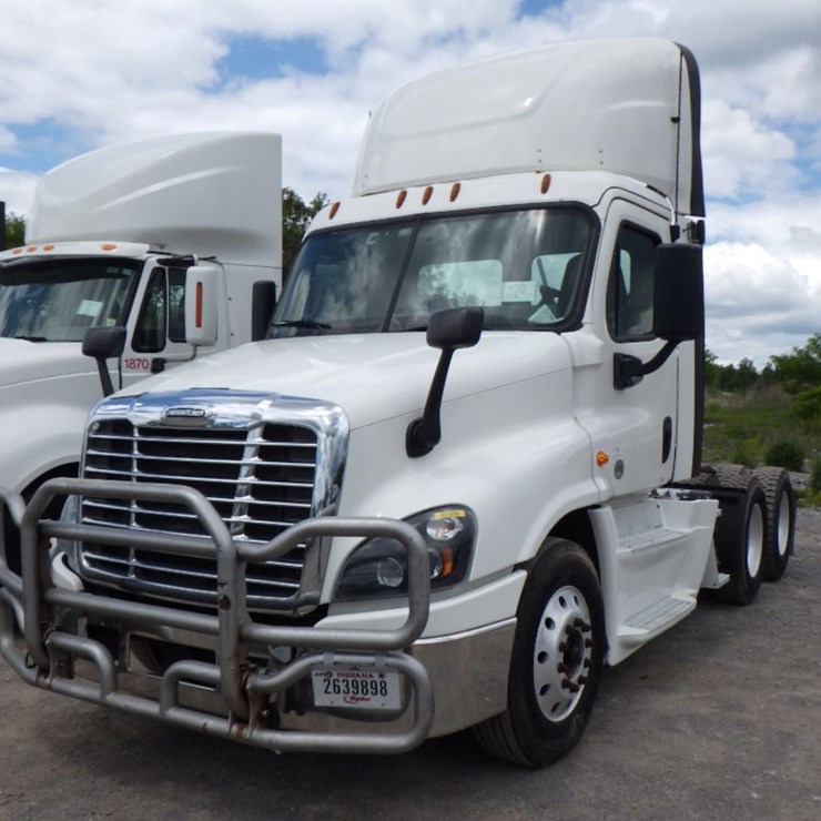 2017 FREIGHTLINER CASCADIA 125