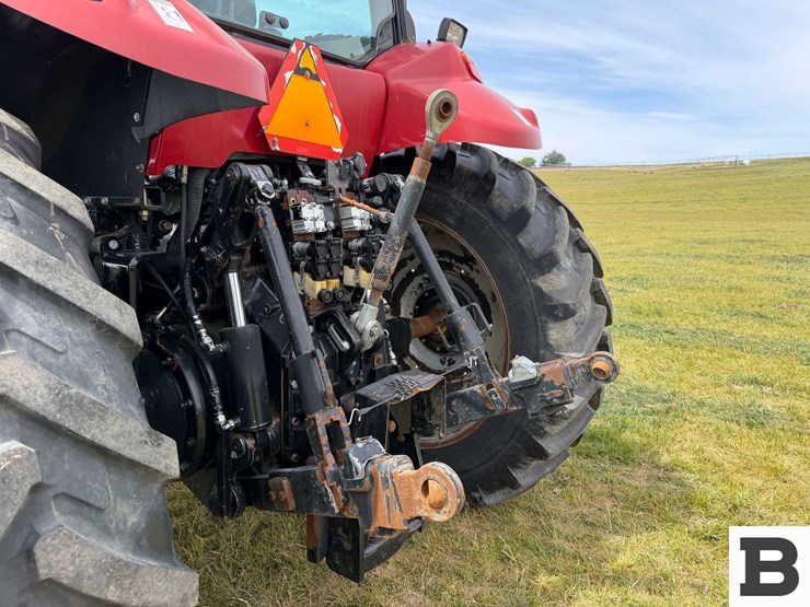 2010-case-ih-magnum-180-image-30