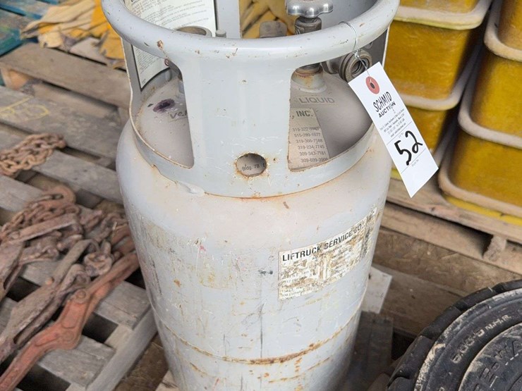 full-forklift-lp-tank-image-1