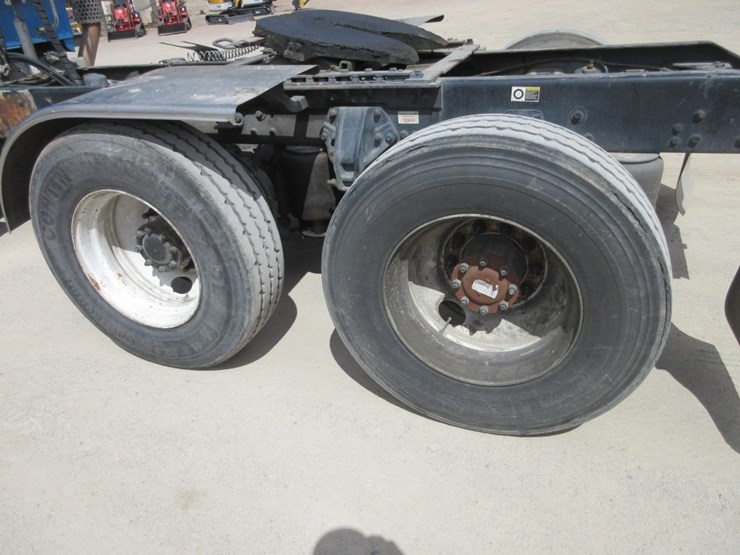 2015-kenworth-t800-image-23