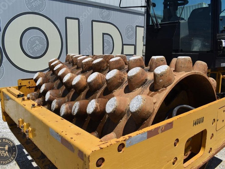 2014-caterpillar-cp56b-image-18