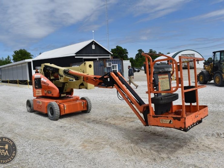 2012-jlg-e400ajpn-image-13