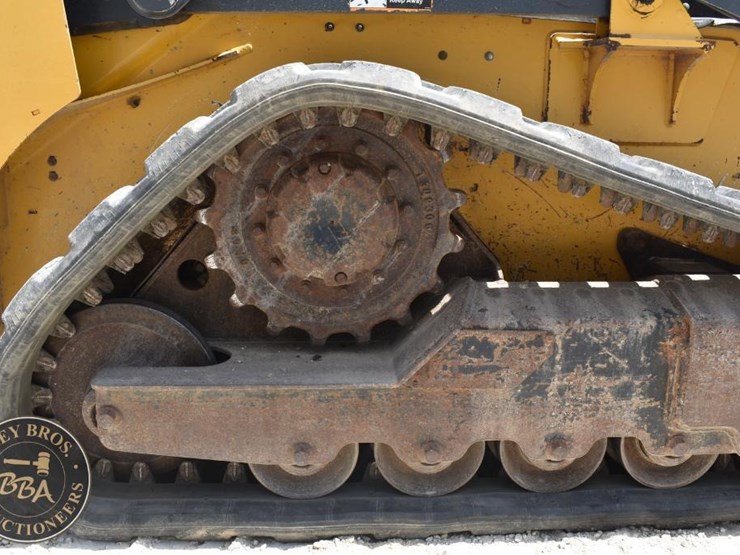 2019-deere-317g-image-27