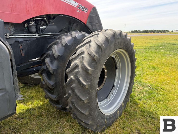 2014-case-ih-magnum-260-cvt-image-55