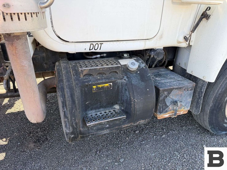 1990-mack-rd688s-image-63