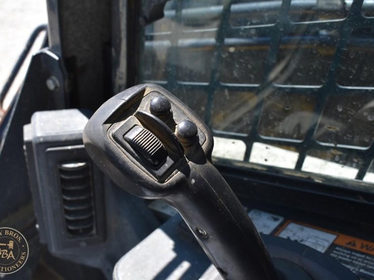 2019-deere-333g-image-43