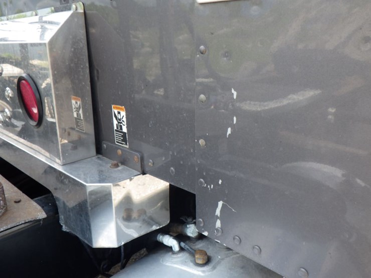 2018-peterbilt-389-image-6