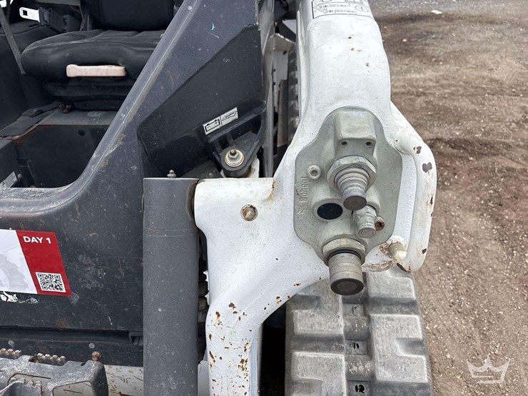 2021-bobcat-t64-image-19