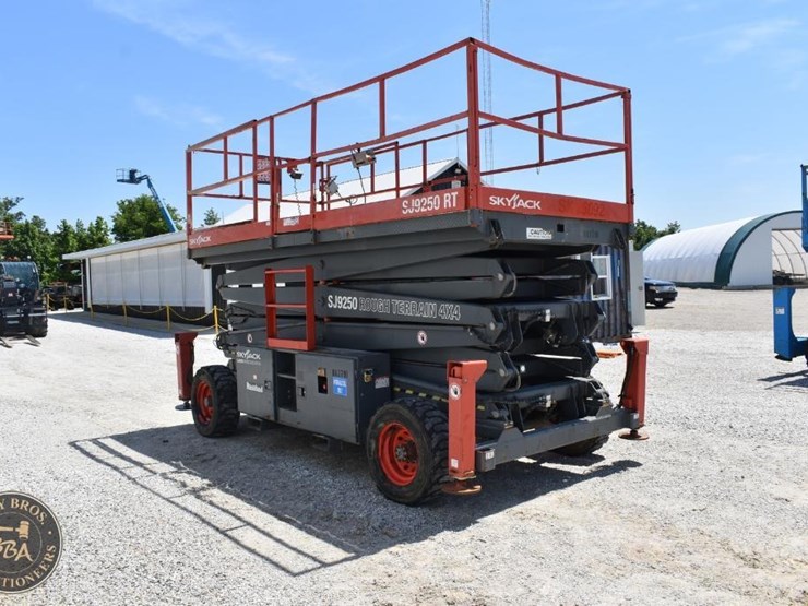 skyjack-sj9250rt-image-16