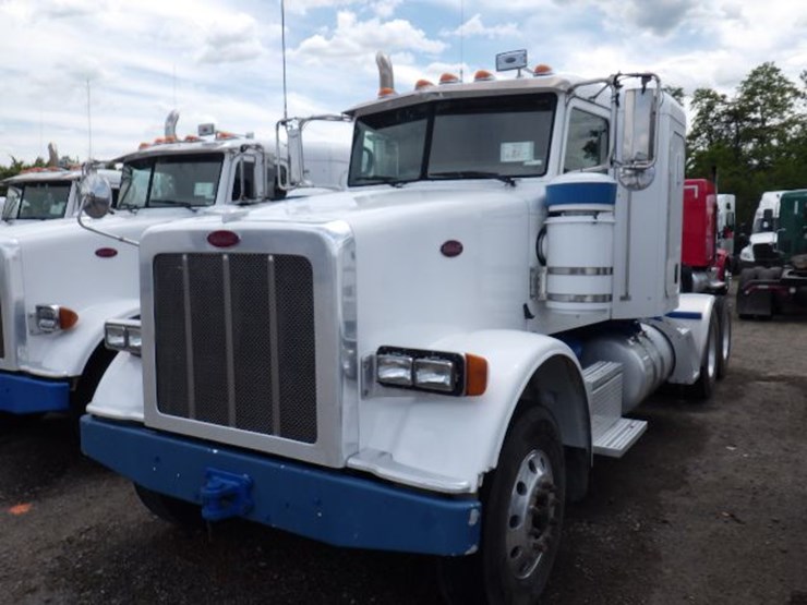 2012-peterbilt-367-image-1