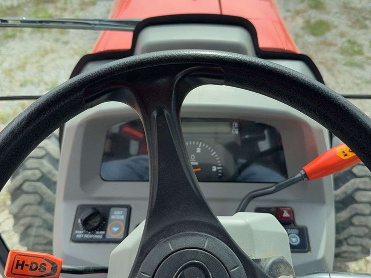 2010-kubota-l5740-image-40