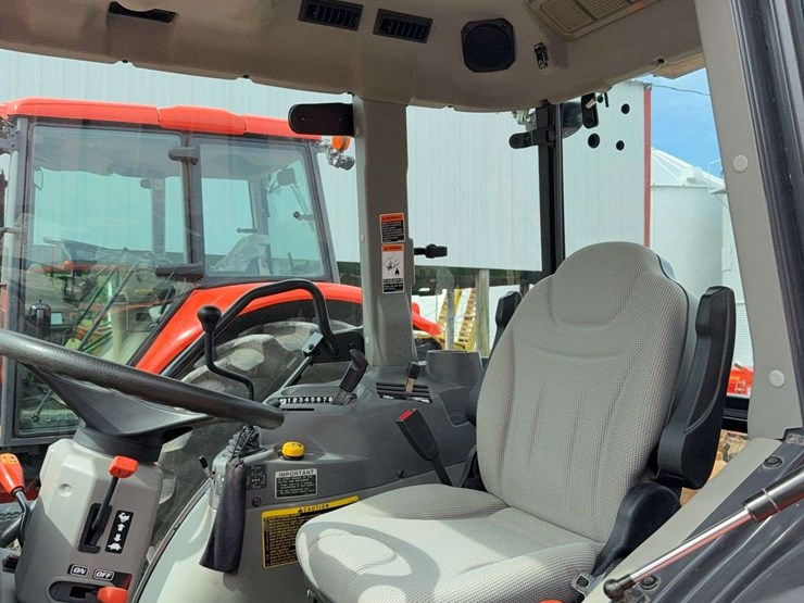 2010-kubota-l5740-image-24