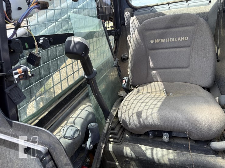 new-holland-c232-image-20