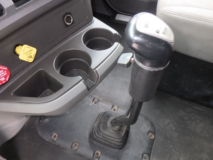 2016-kenworth-t680-image-23