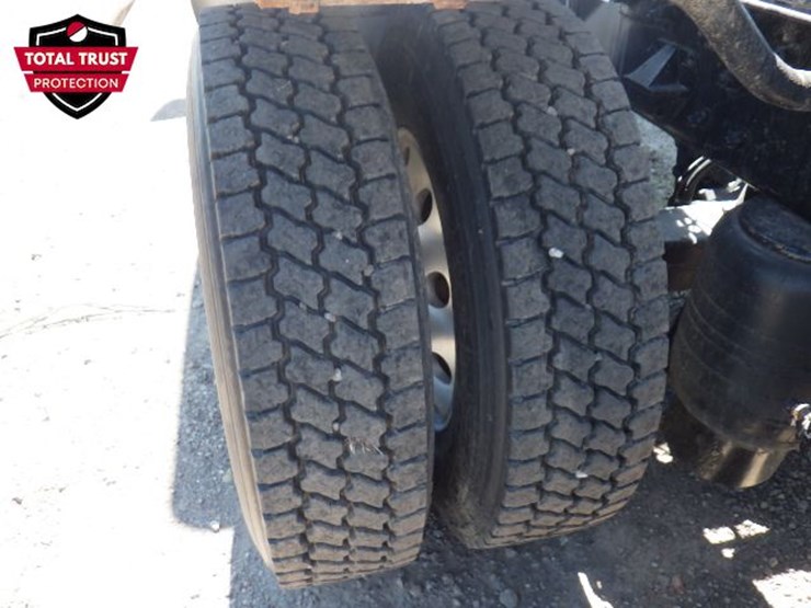 2019-kenworth-t880-image-14