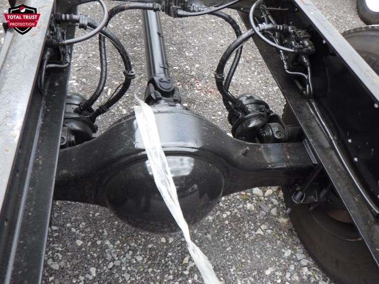 2019-hino-338-image-11