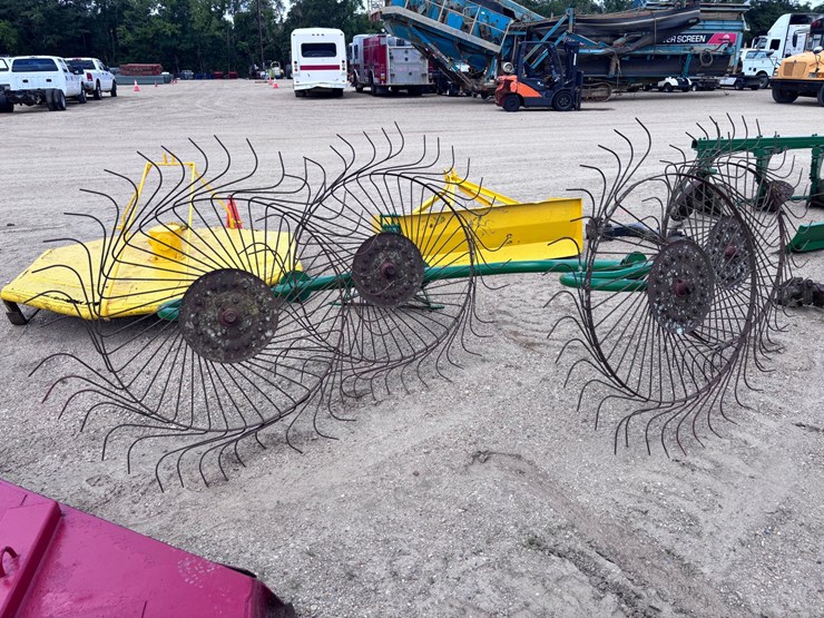 #1013-•-3-point-hay-rake-image-4