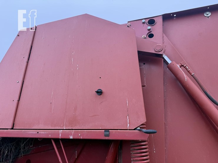 new-holland-660-image-14