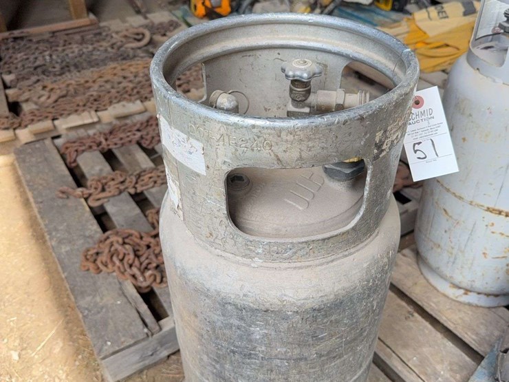 full-forklift-lp-tank-image-1
