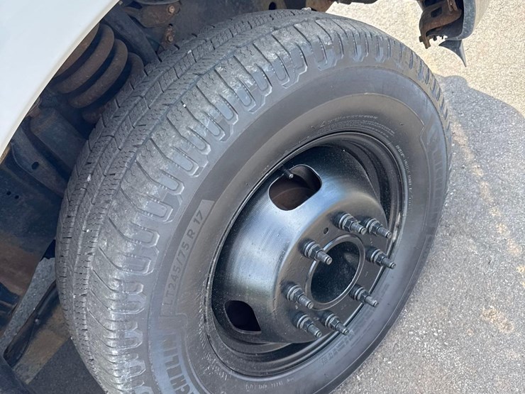 2015-ford-f350-image-25