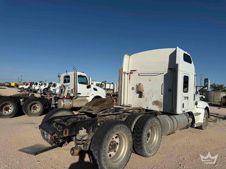 2013-kenworth-t660-image-3