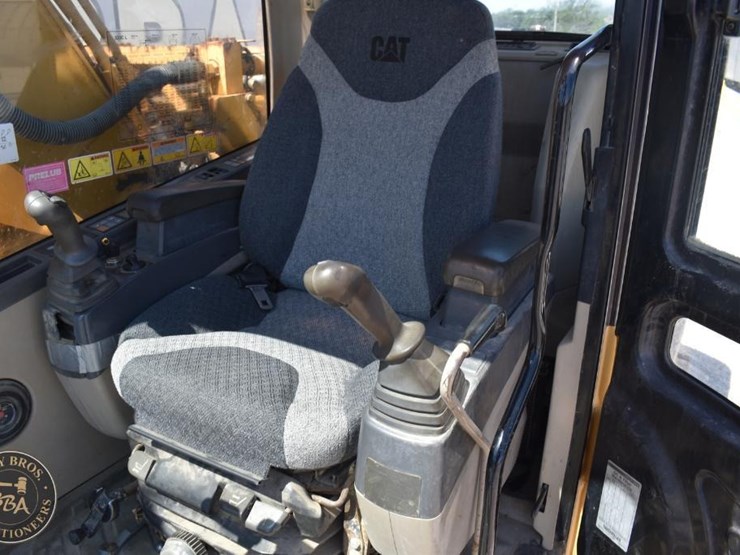 2005-caterpillar-320cl-image-57