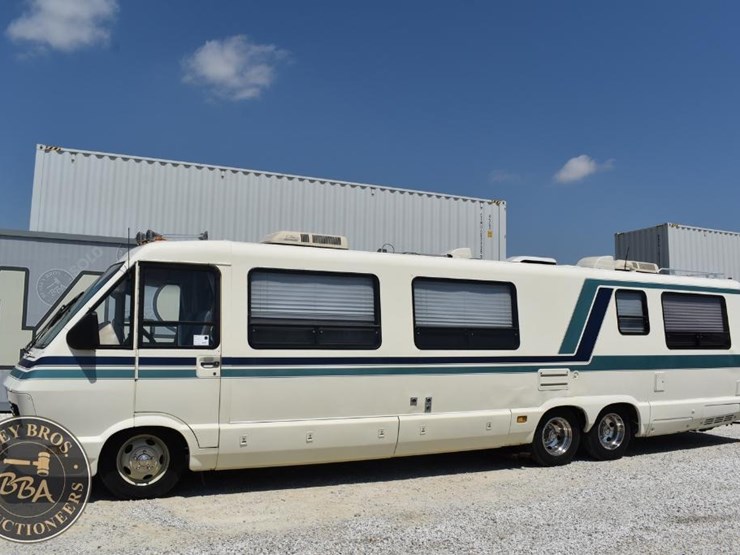 1988-chevrolet-winnebago-42962-image-3
