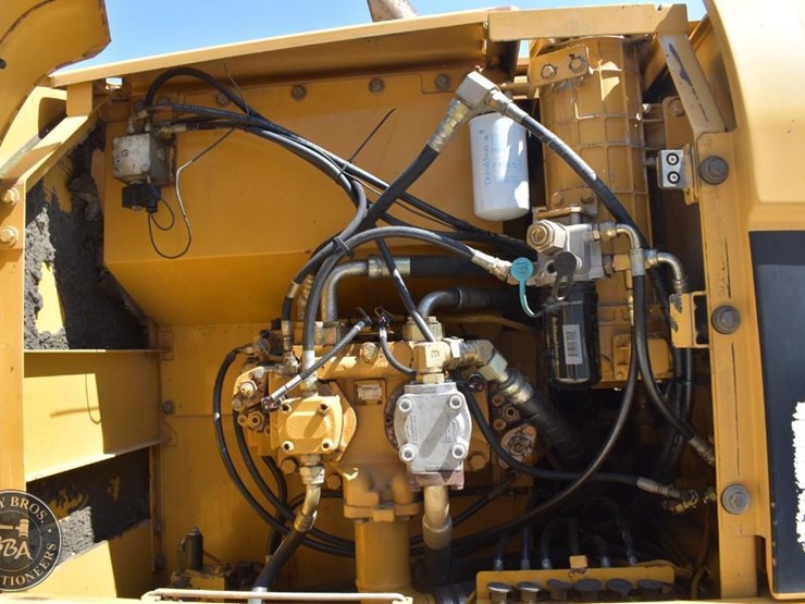 2005-caterpillar-320cl-image-68