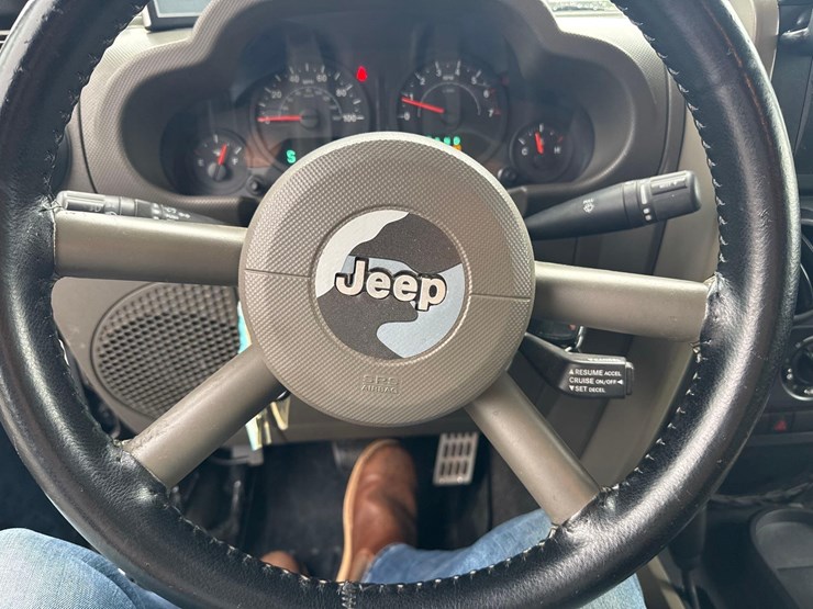2009-jeep-wrangler-image-12