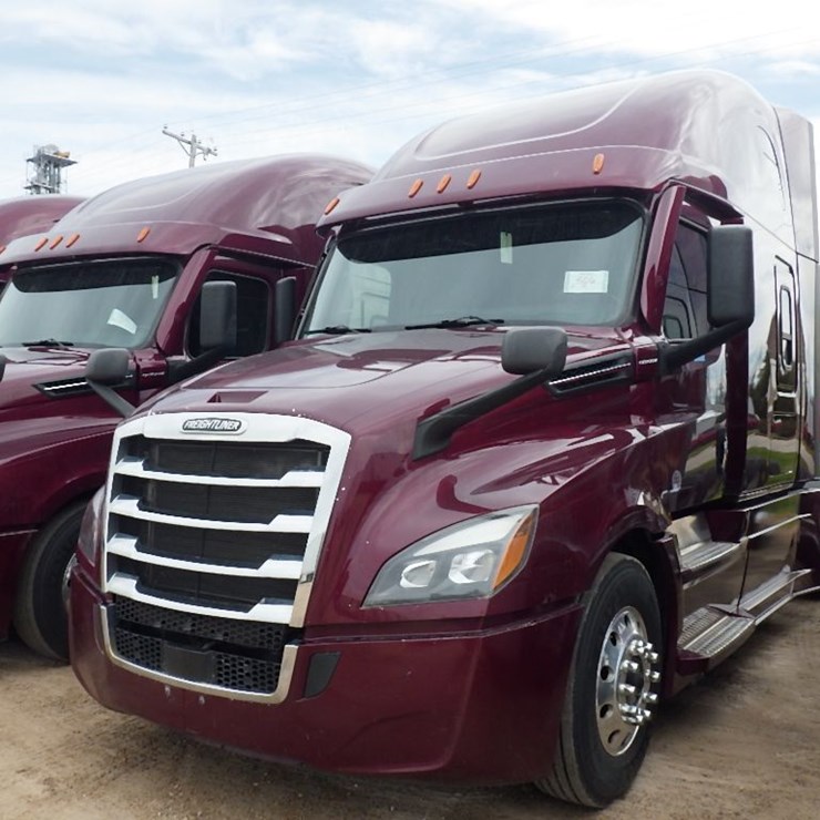 2021 FREIGHTLINER CASCADIA 126