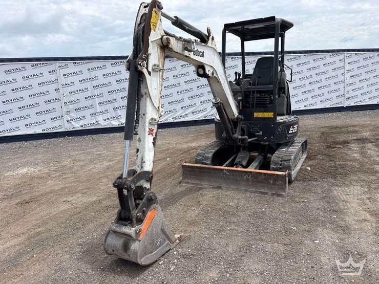 2021-bobcat-e26-image-9