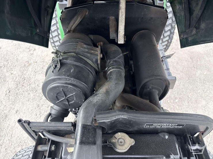 john-deere-2320-image-10