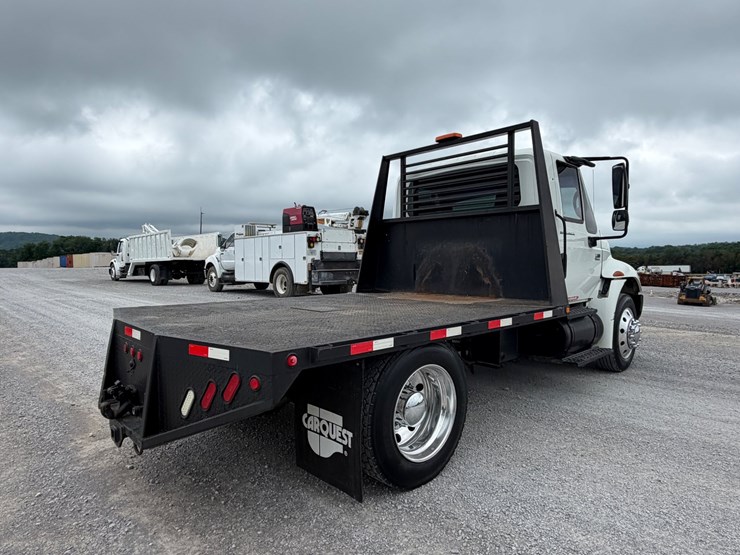 2005-international-durastar-4300-image-3