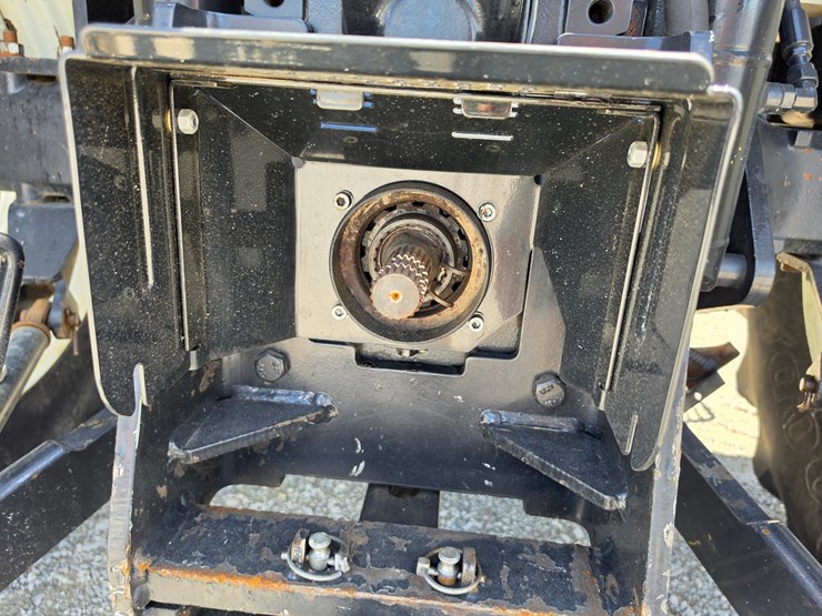 2005-new-holland-ts115a-image-14