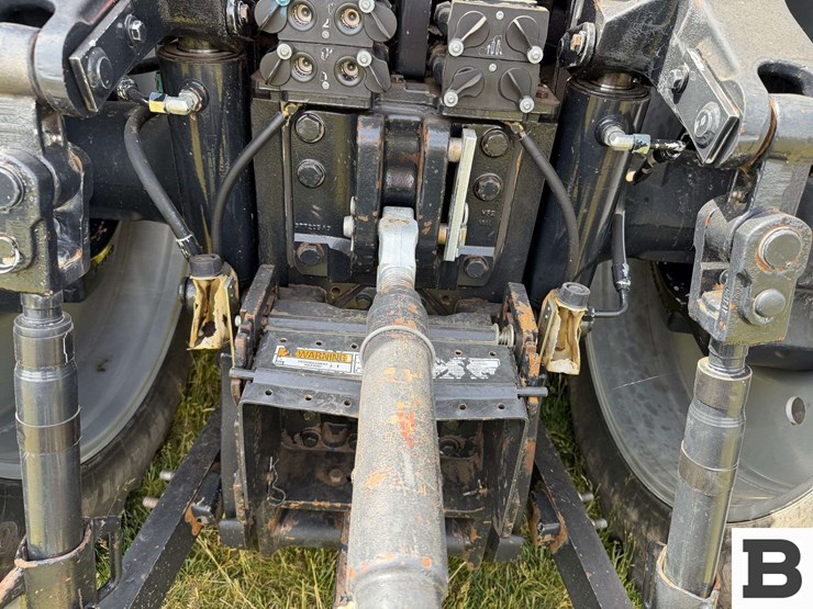 2017-case-ih-magnum-250-cvt-image-58