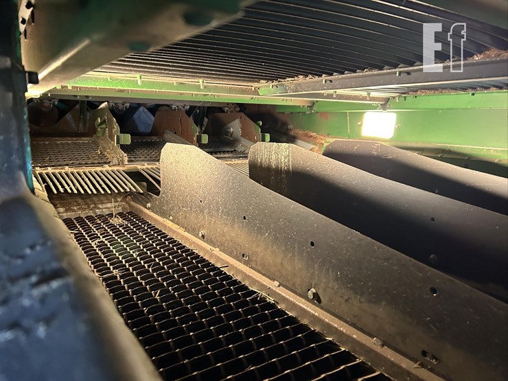 2016-john-deere-s680-image-32
